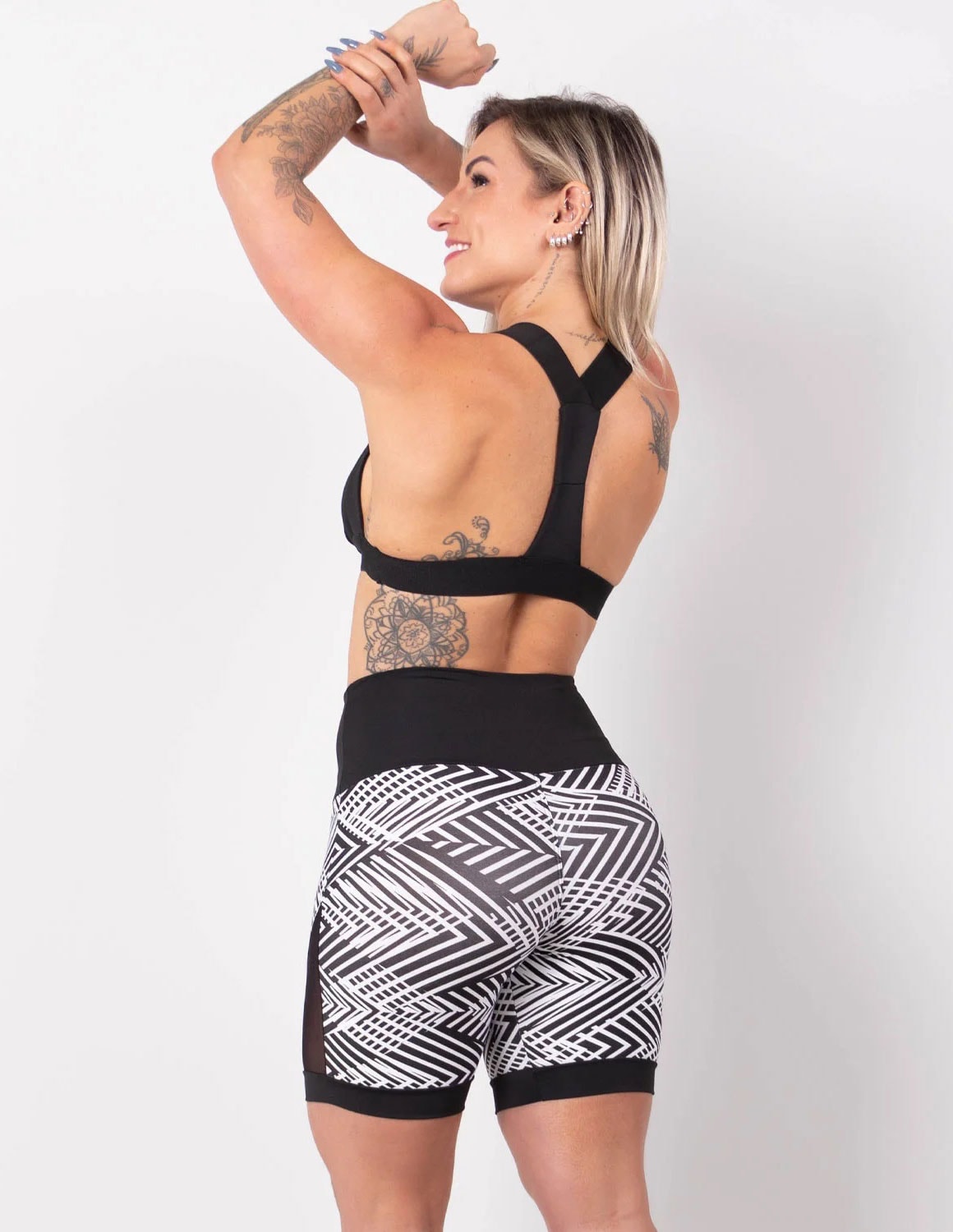 Conjunto Estampado Short com Recortes em Tela e Top com Bojo | Ref: 8.8.0177-3231