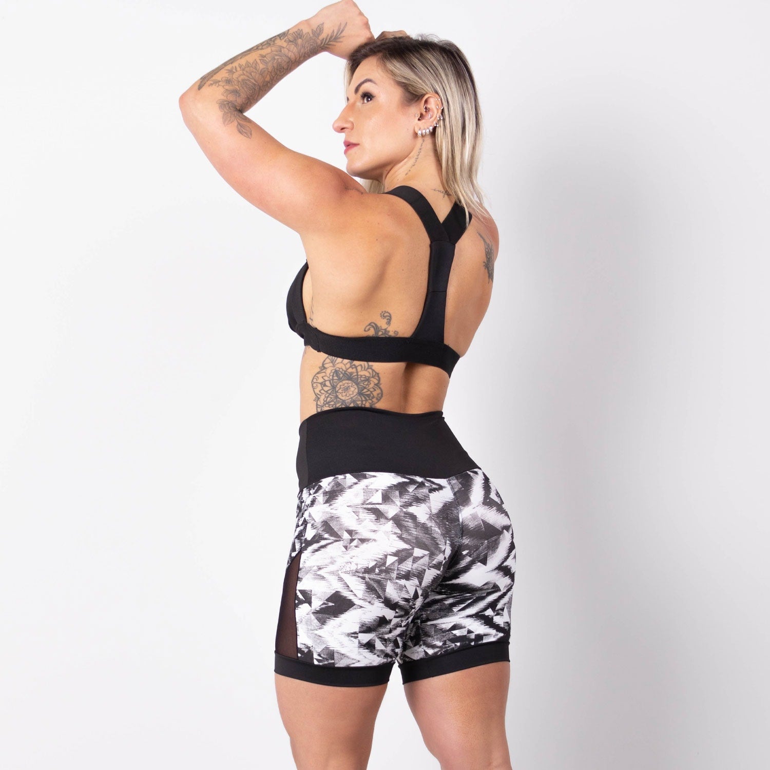 Conjunto Top com Bojo e Short com Estampa e com Recortes em Tela | Ref: 8.8.0177-3232