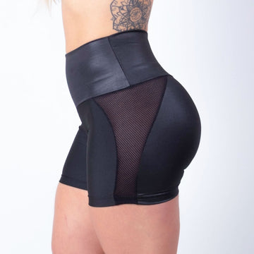 Short Preto com Detalhes em Cirrê e Recortes Laterais de Tela Preta | Ref: 4.4.4192-01CIRRÊ