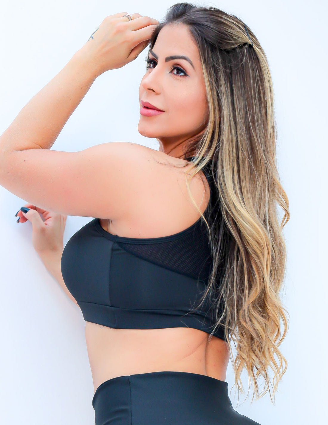 Cropped Feminino Preto sem Bojo e Recortes em Tela | Ref: 4.4.4412-01