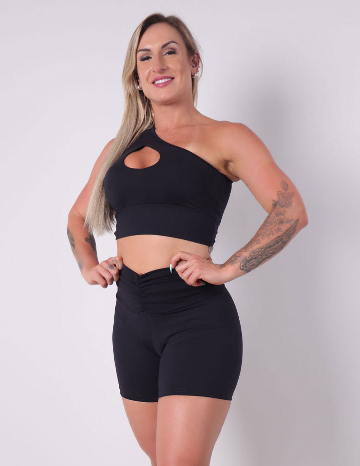 Conjunto Preto com Short Empina Bumbum e Cropped com Bojo Removível | Ref: 6.6.0110-01
