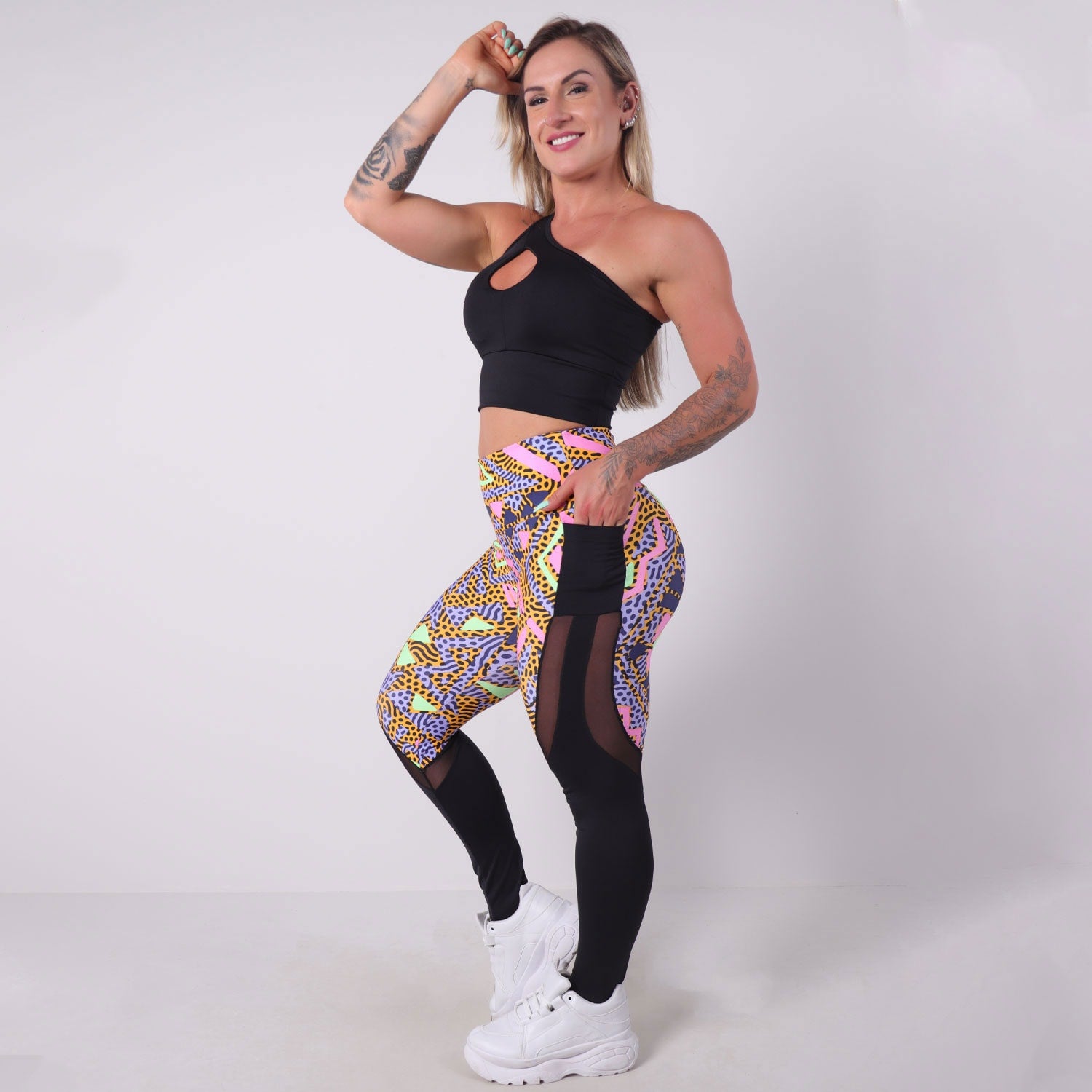 Conjunto Feminino Calça Estampada com Bolsos e Tela com Cropped | Ref: 8.8.0183-3186