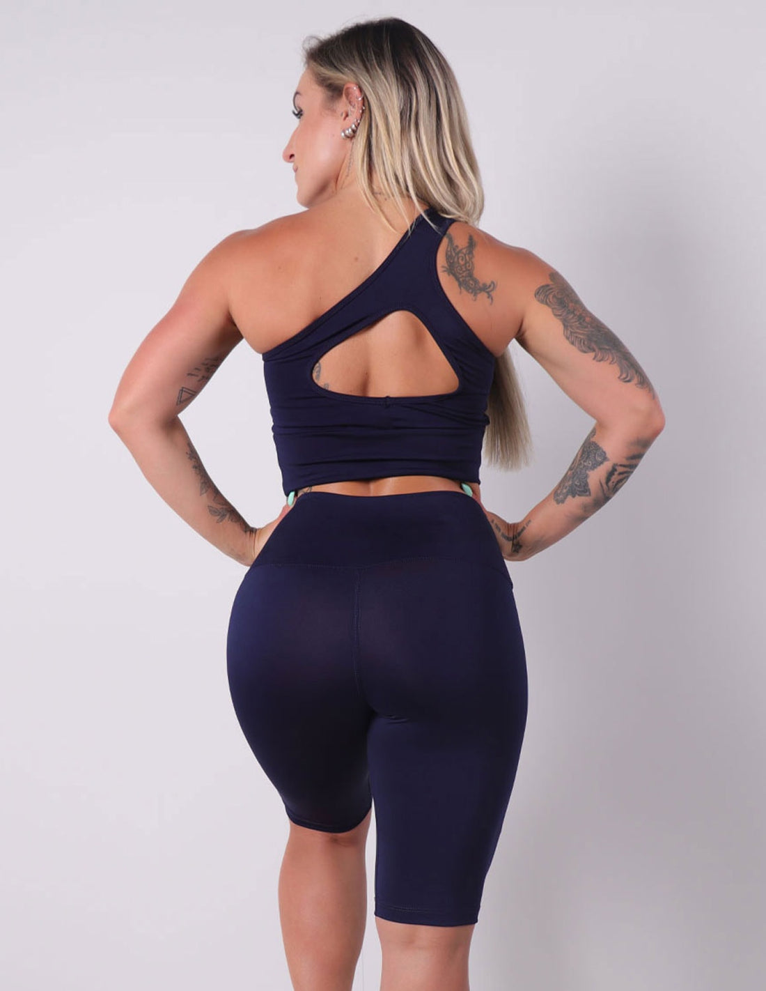 Conjunto Feminino Cropped com Bojo e Bermuda Ciclista Azul Marinho | Ref: 8.8.0184-18