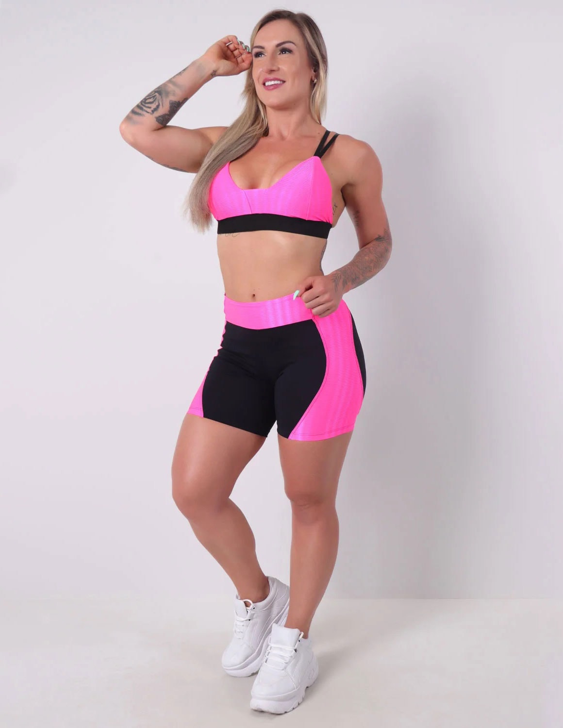 Conjunto Rosa Neon em Zig de Poliamida com Bermuda Empina Bumbum e Top com Bojo | Ref: 6.6.0109-0139