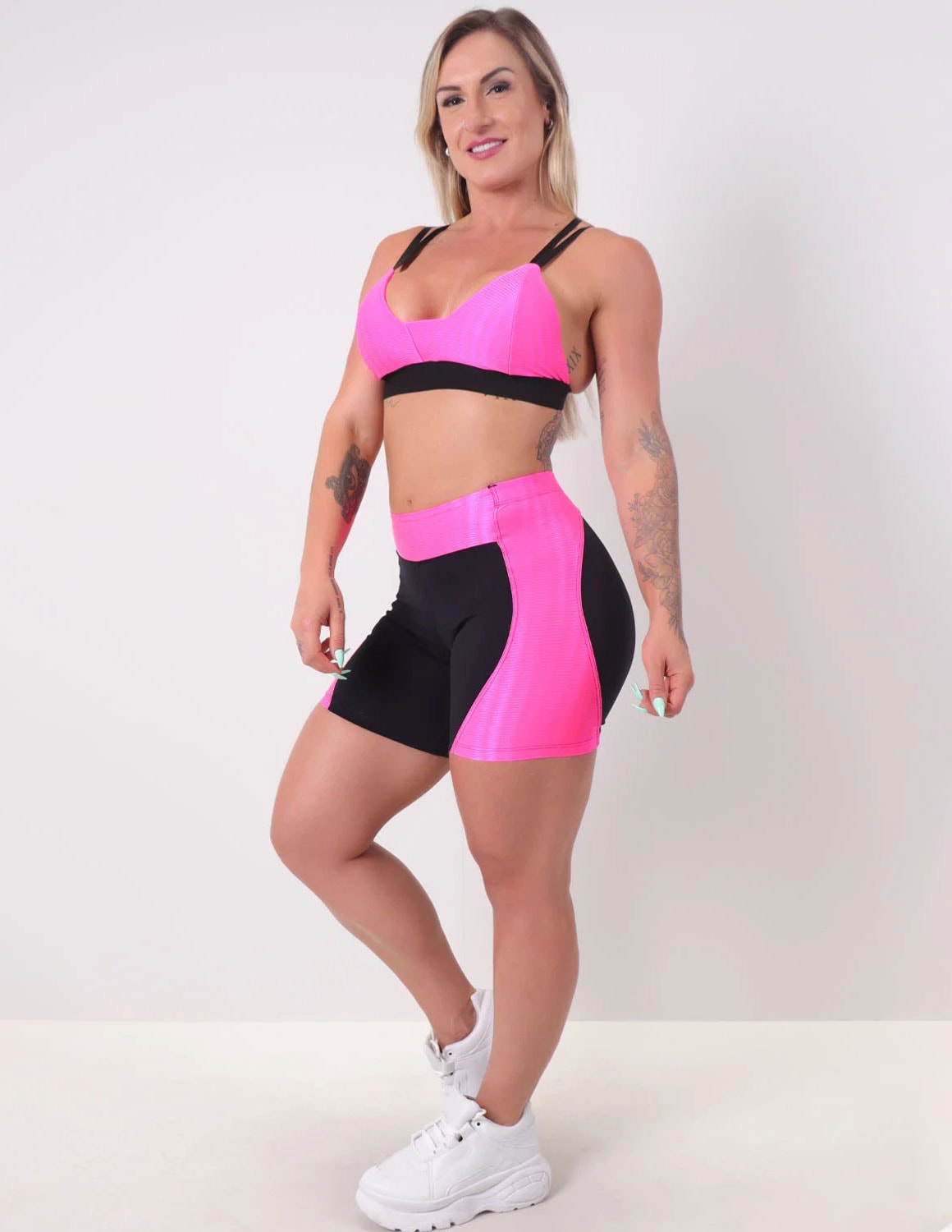 Conjunto Rosa Neon em Zig de Poliamida com Bermuda Empina Bumbum e Top com Bojo | Ref: 6.6.0109-0139