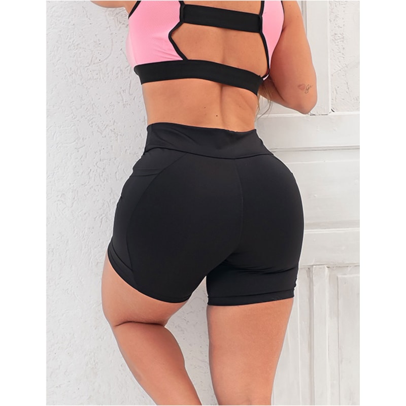Bermuda Meia Coxa Preta com Bolsos Laterais | Ref: 4.4.4377-01