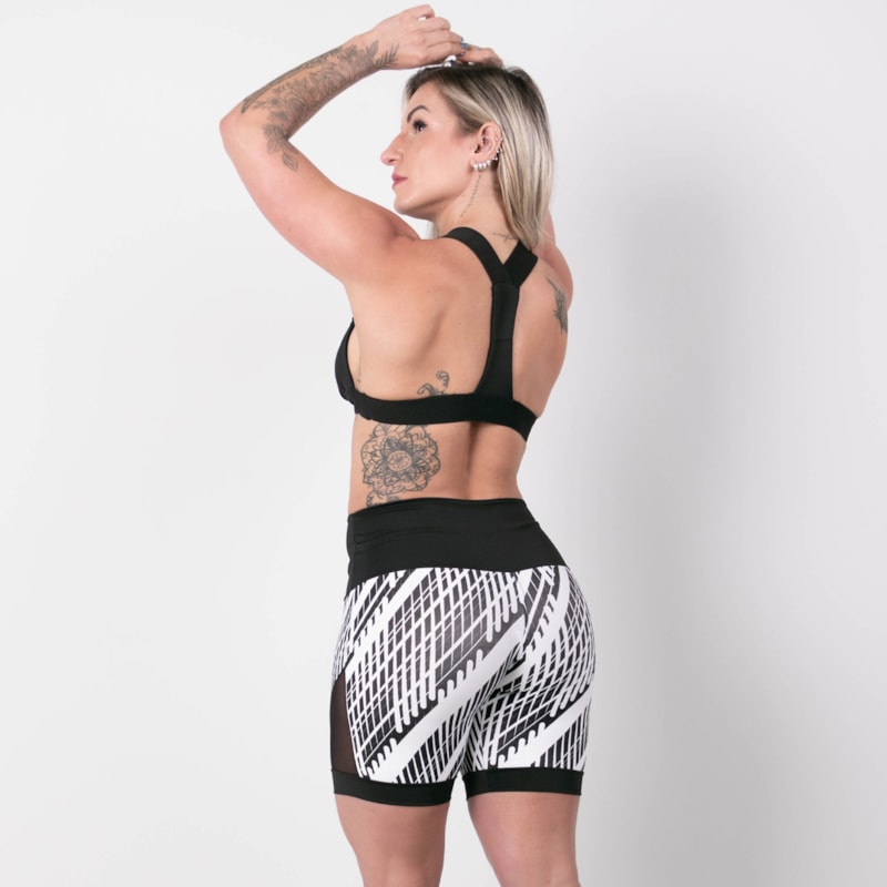 Conjunto Fitness Short Estampado com Recortes em Tela e Top Preto com Bojo | Ref: 8.8.0177-3221