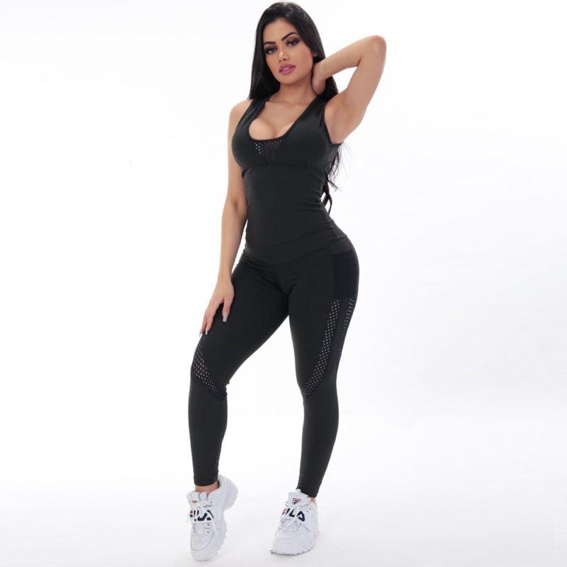 Macacão Fitness Preto com Bojo e Bolsos Laterais | Ref: 4.4.4011-01