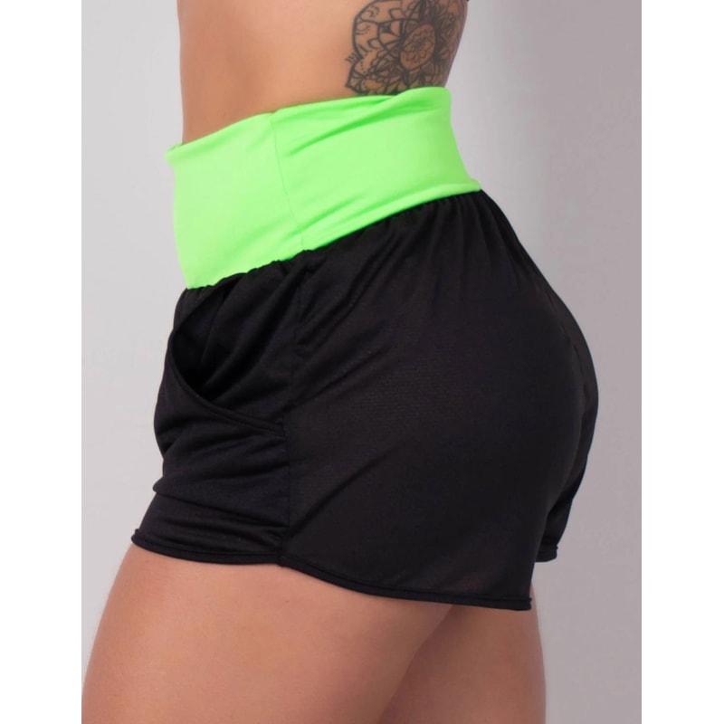 Short Fitness Dry Fit Preto com Bolsos e Cós Verde | Ref: 4.4.1722-0105