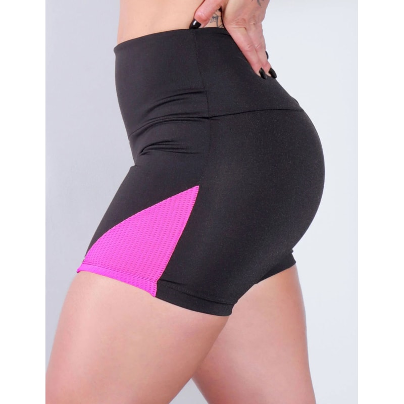 Short Fitness Preto com Recortes de Tela de Poliamida Rosa | Ref: 4.4.4198-0701