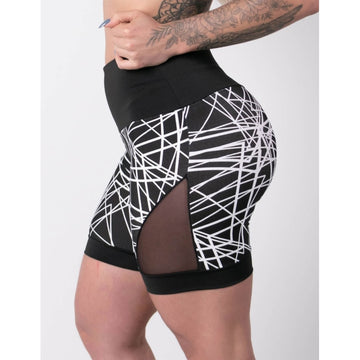 Shortinho com Estampa e Recortes de Tela Preta | Ref: 4.4.4404-3218