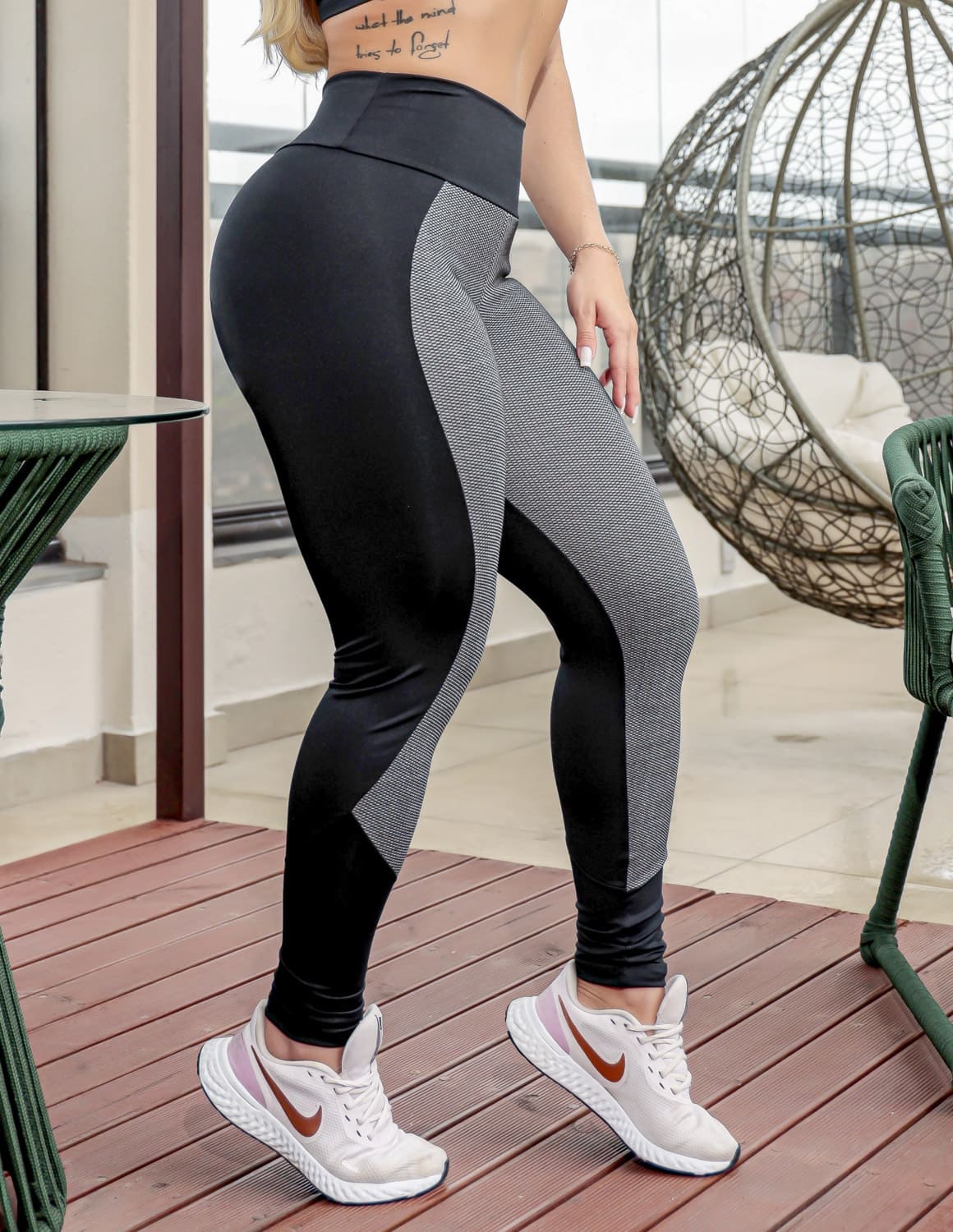Calça Legging Com Recorte Frontal em Tecido Jacquard | Ref: 4.4.4426-3234