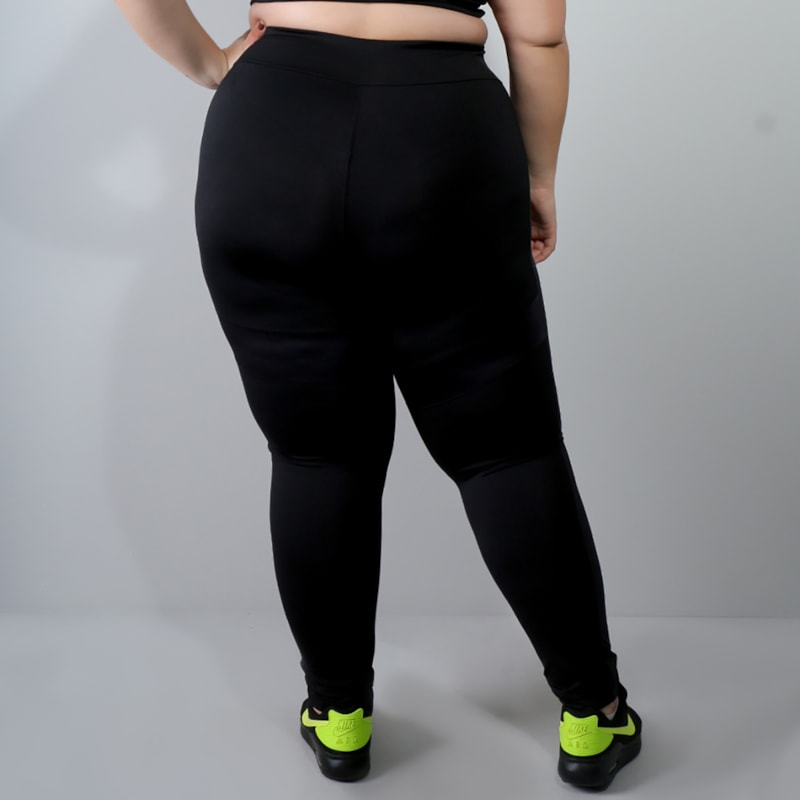 Calça Legging Plus Size Preta com Cortes de Cirrê | Ref: 4.4.4132-01