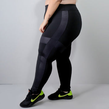 Calça Legging Plus Size Preta com Cortes de Cirrê | Ref: 4.4.4132-01