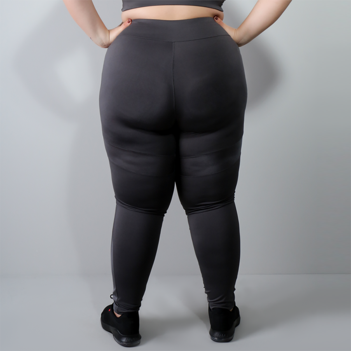 Calça Plus Size Grafite com Cortes de Cirrê | Ref: 4.4.4133-28