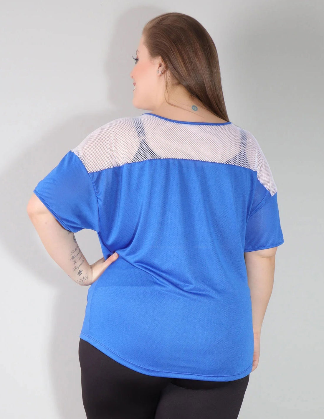 Blusa Azul em Dry Fit com Recortes de Tela Branca | Ref: 4.4.4143-0602