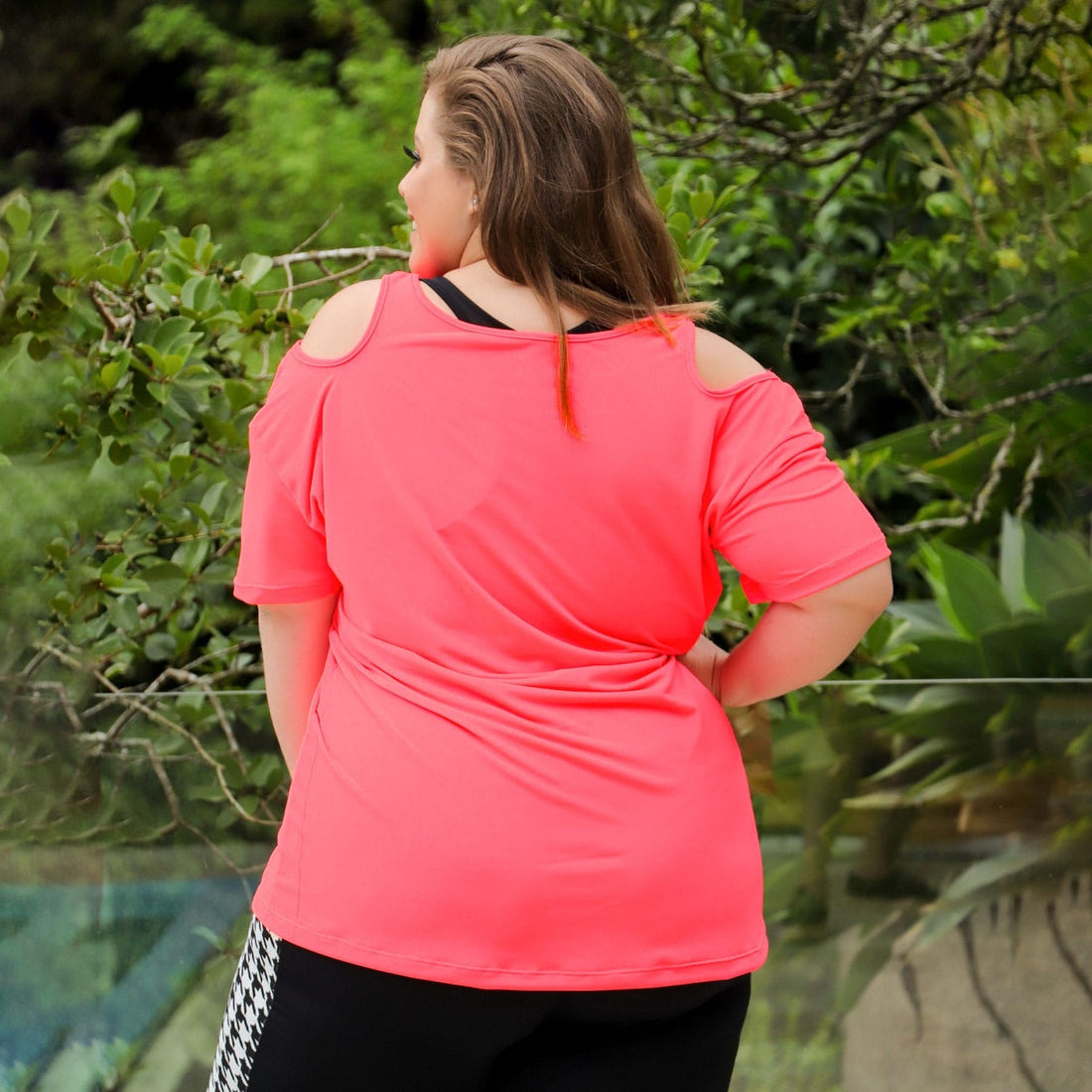 Blusa Feminina Plus Size em Piquet Rosa Neon | Ref: 4.4.4363-39
