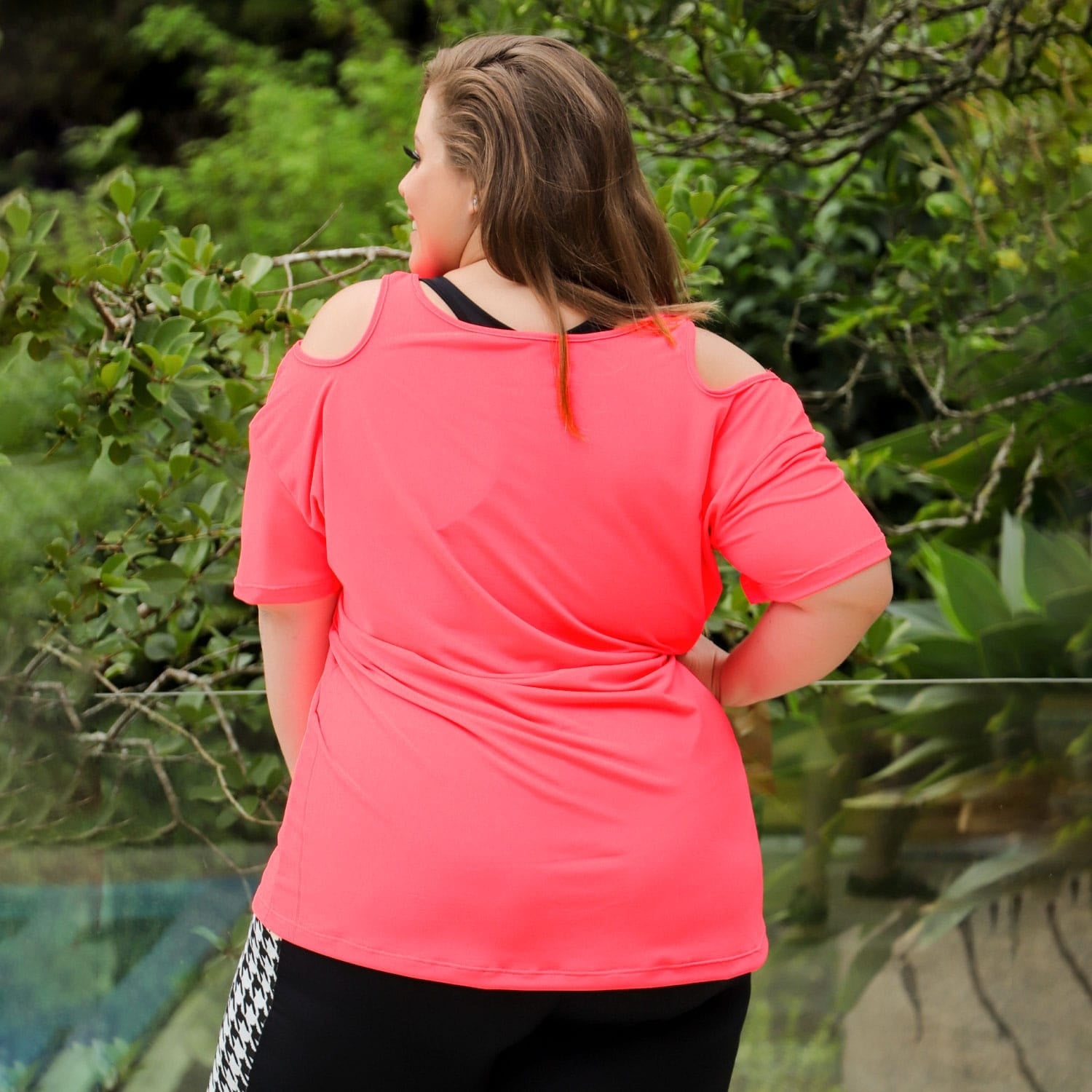 Blusa Feminina Plus Size em Piquet Rosa Neon | Ref: 4.4.4363-39