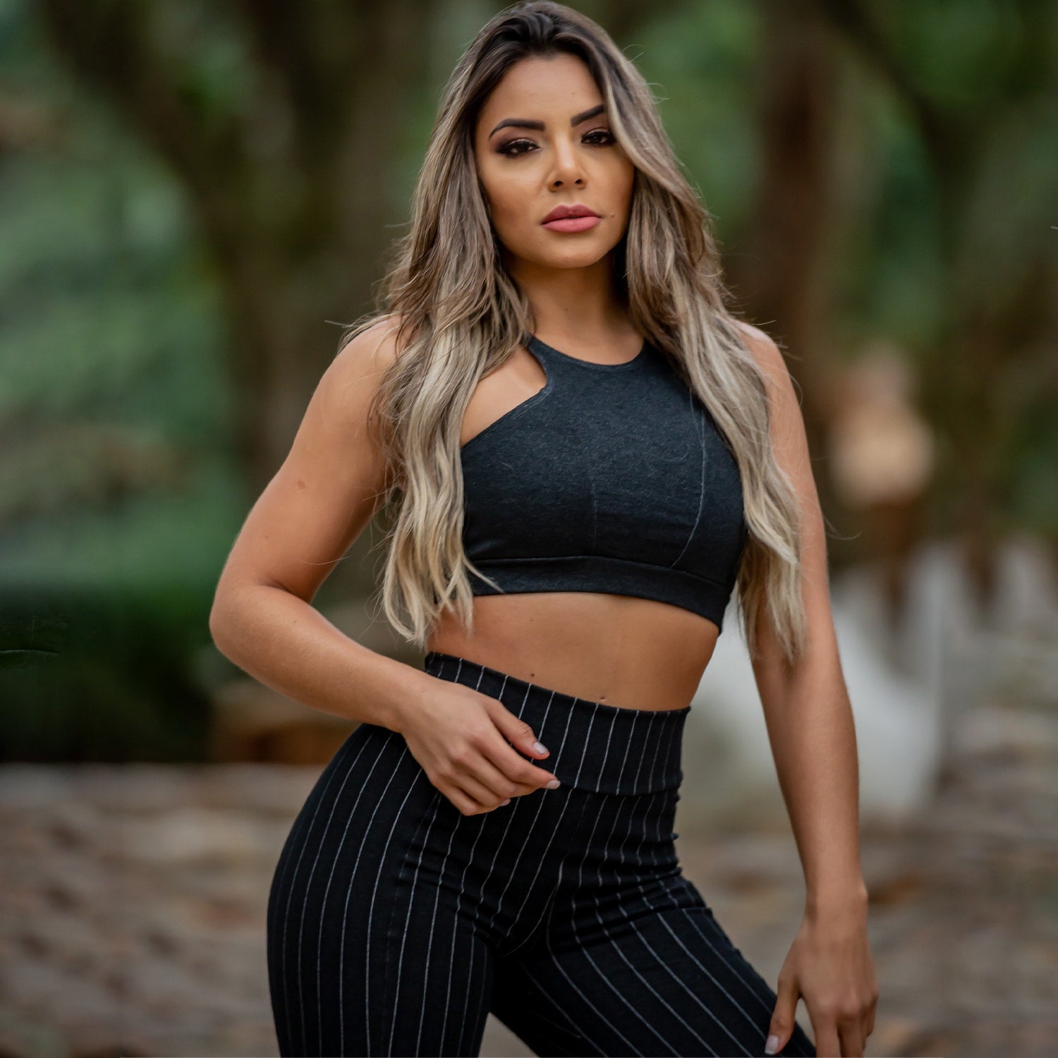 Conjunto Preto com Cropped sem Bojo e Calça Montaria Listas | Ref: 8.8.0124-01