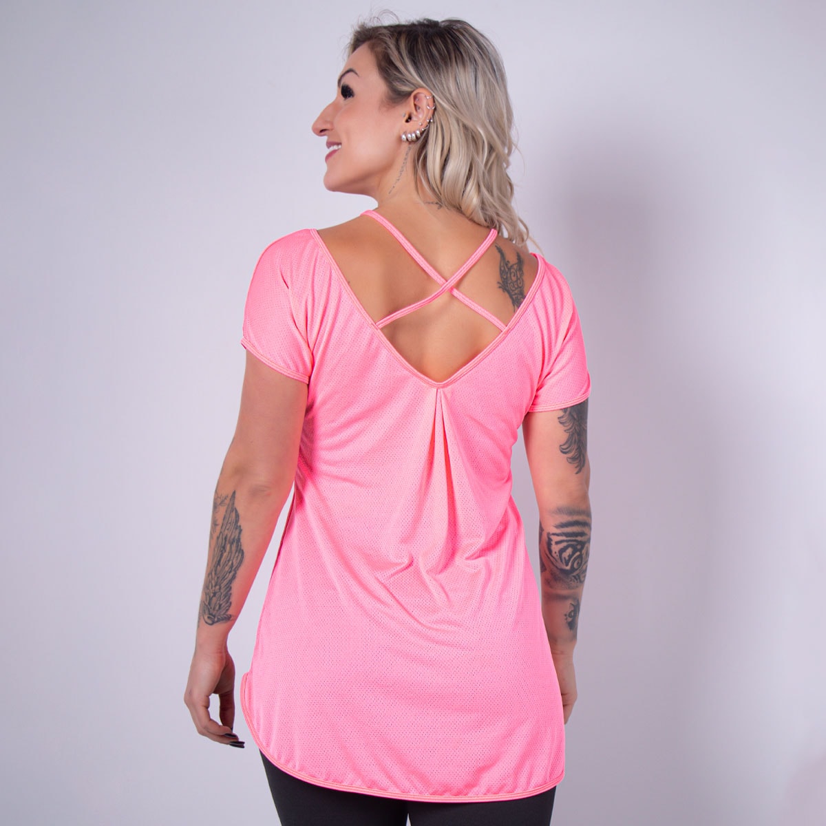 Blusa em Dry Fit Rosa Neon com Manguinhas