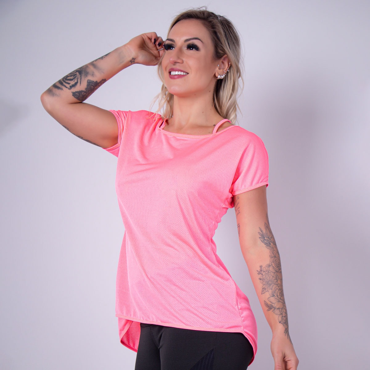 Blusa em Dry Fit Rosa Neon com Manguinhas