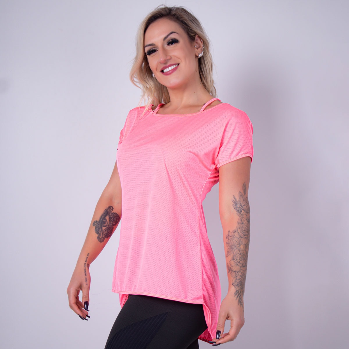 Blusa em Dry Fit Rosa Neon com Manguinhas