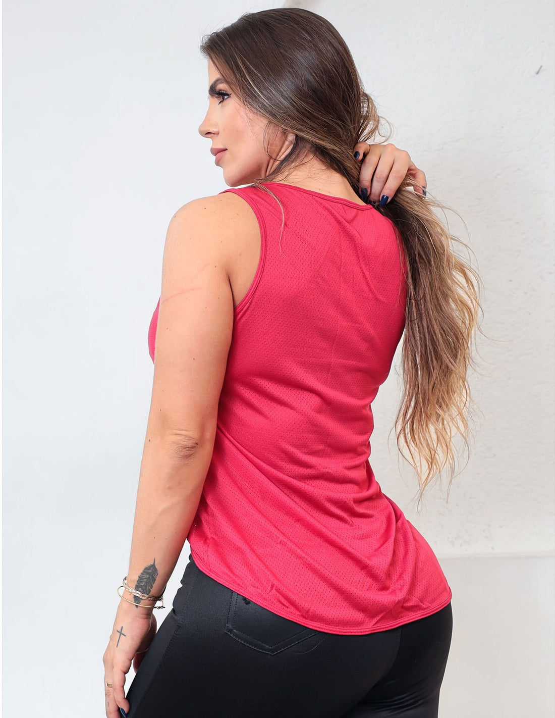 Camiseta Regata Feminina Vermelho Rubi em Dry Fit