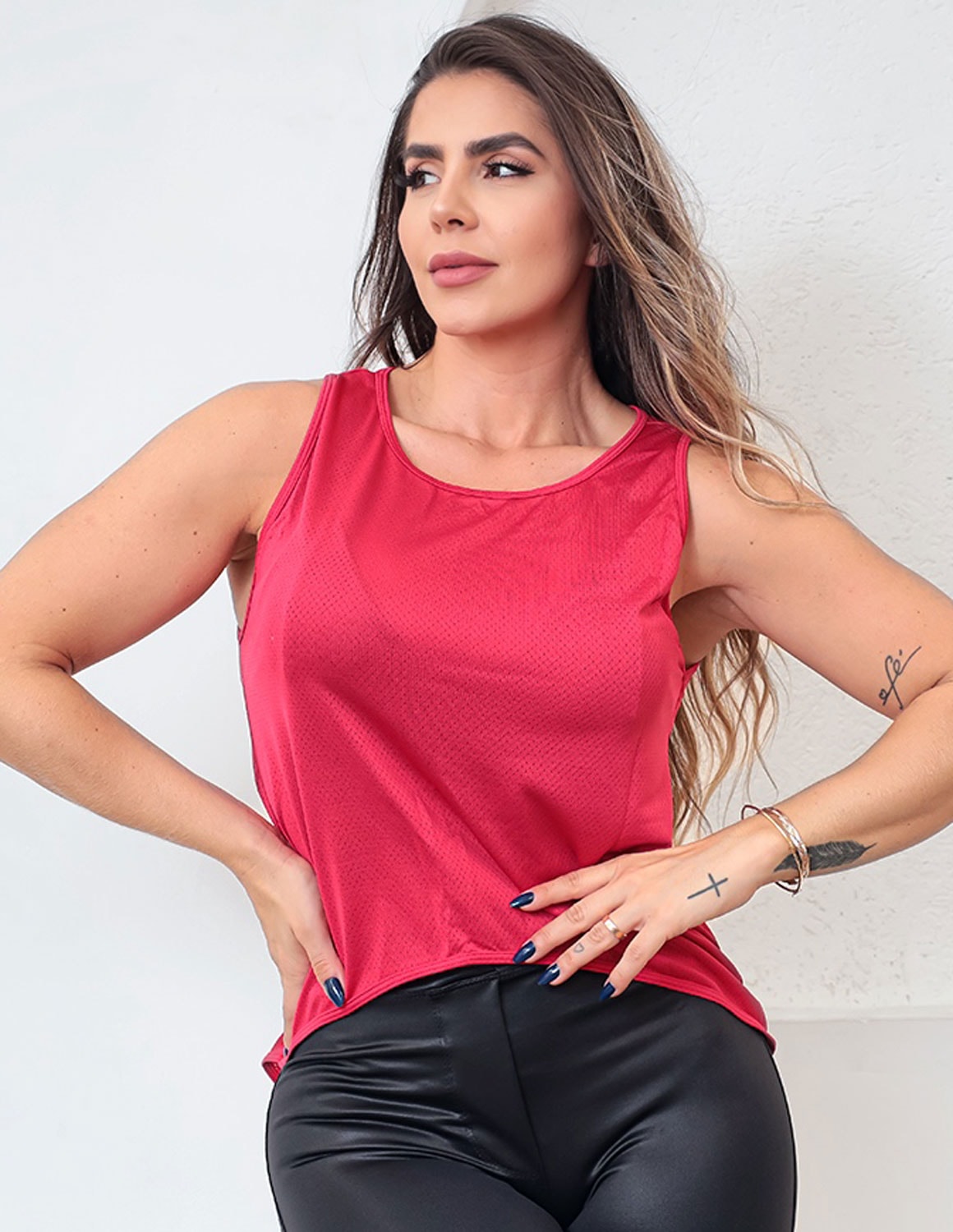 Camiseta Regata Feminina Vermelho Rubi em Dry Fit | Ref: 3.3.2555-24-G