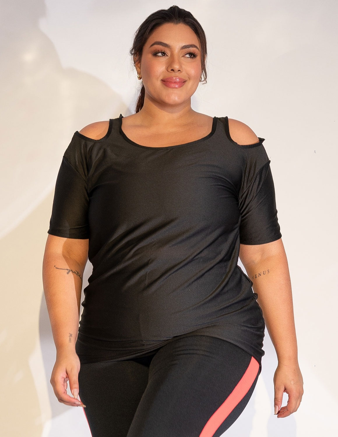 Blusa Fitness Alongada Preta Plus Size | Ref: 4.4.1751-01-48