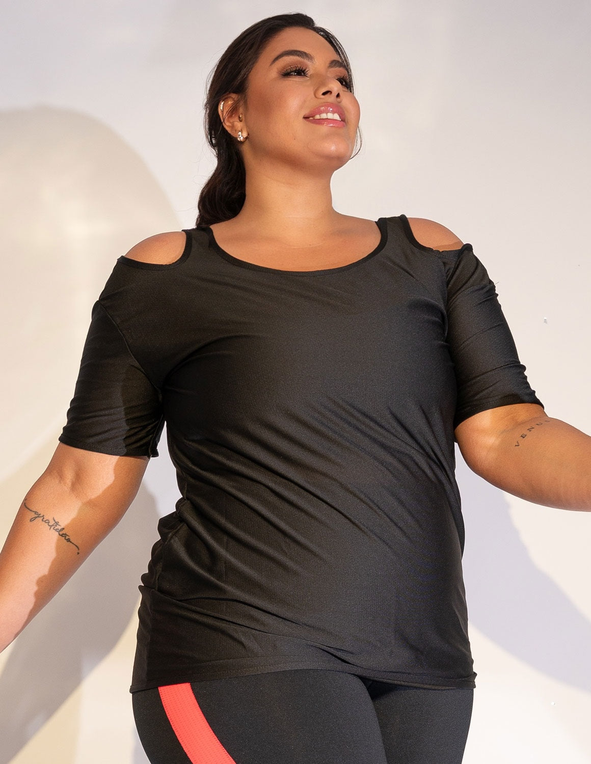 Blusa Fitness Alongada Preta Plus Size | Ref: 4.4.1751-01-48