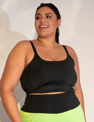 Cropped Preto Plus Size com Alças Reguláveis