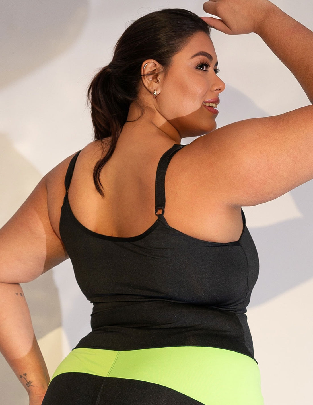 Cropped Preto Plus Size com Alças Reguláveis | Ref: 4.4.4140-01-48