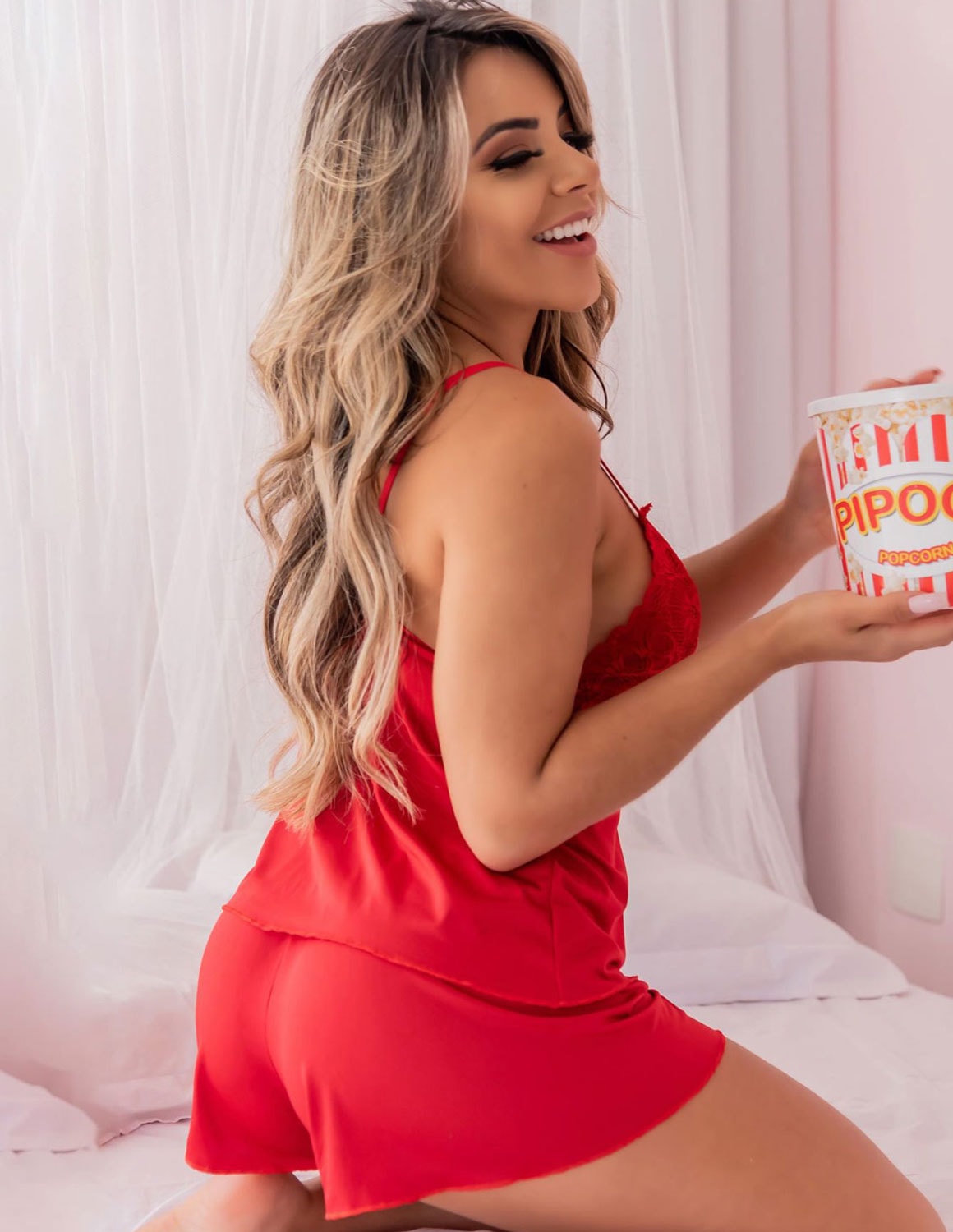 Short Doll Vermelho em Microfibra com Renda Jacatrônica