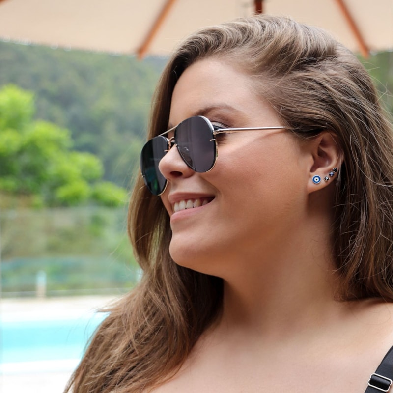 Óculos de Sol Aviador com Lentes Pretas e Armação Dourada | Ref: OC-0070
