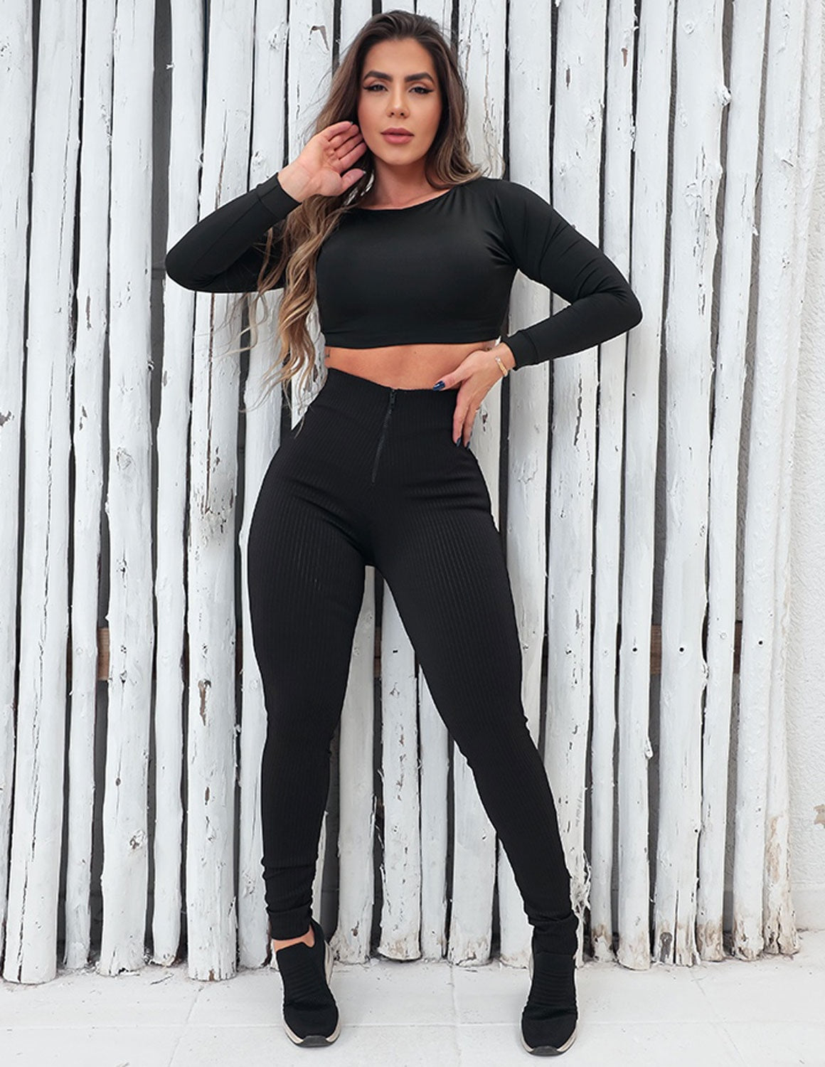 Cropped Preto sem Bojo com Mangas Longas | Ref: 4.4.4288-01