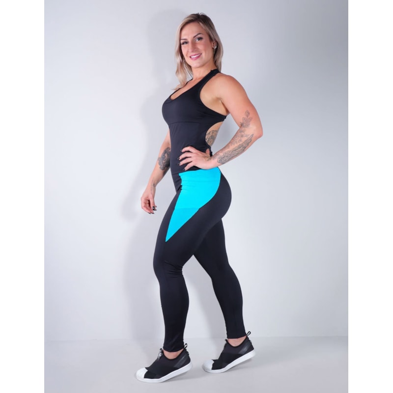 Macacão Fitness Preto com Bojo e Bolsos de Tela de Poliamida | Ref: 4.4.4297-0138