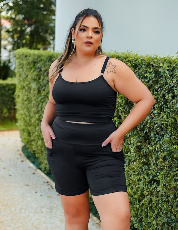 Conjunto Plus Size Preto Bermuda com Bolsos e Cropped | Ref: 8.8.0199-01