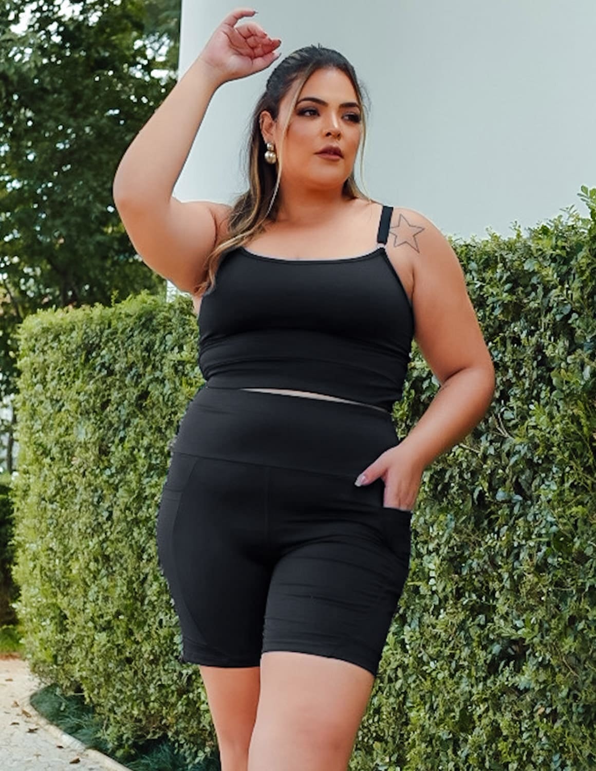 Conjunto Plus Size Preto Bermuda com Bolsos e Cropped | Ref: 8.8.0199-01