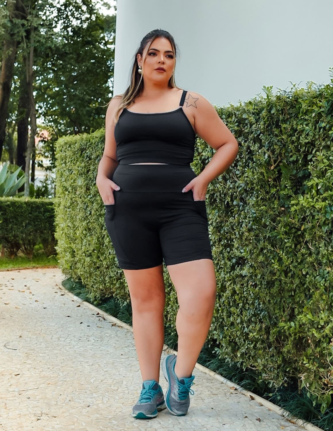 Conjunto Plus Size Preto Bermuda com Bolsos e Cropped | Ref: 8.8.0199-01