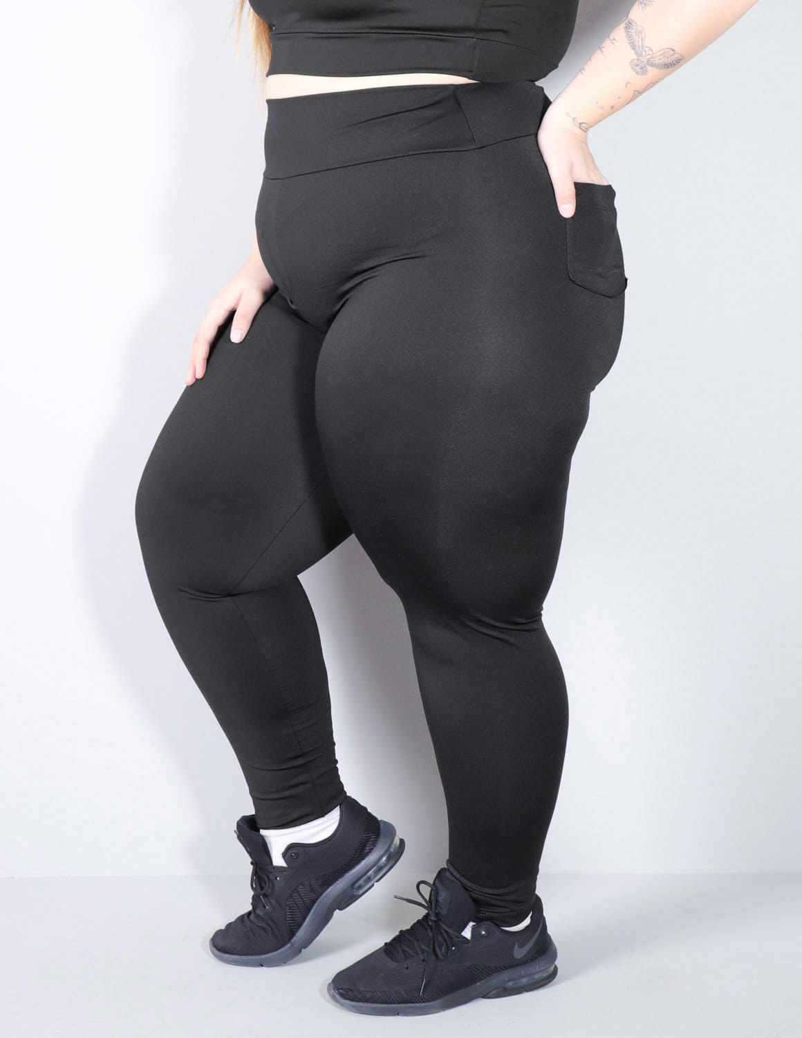 Conjunto Fitness Plus Size Preto com Calça e Cropped sem Bojo | Ref: 8.8.0206-01