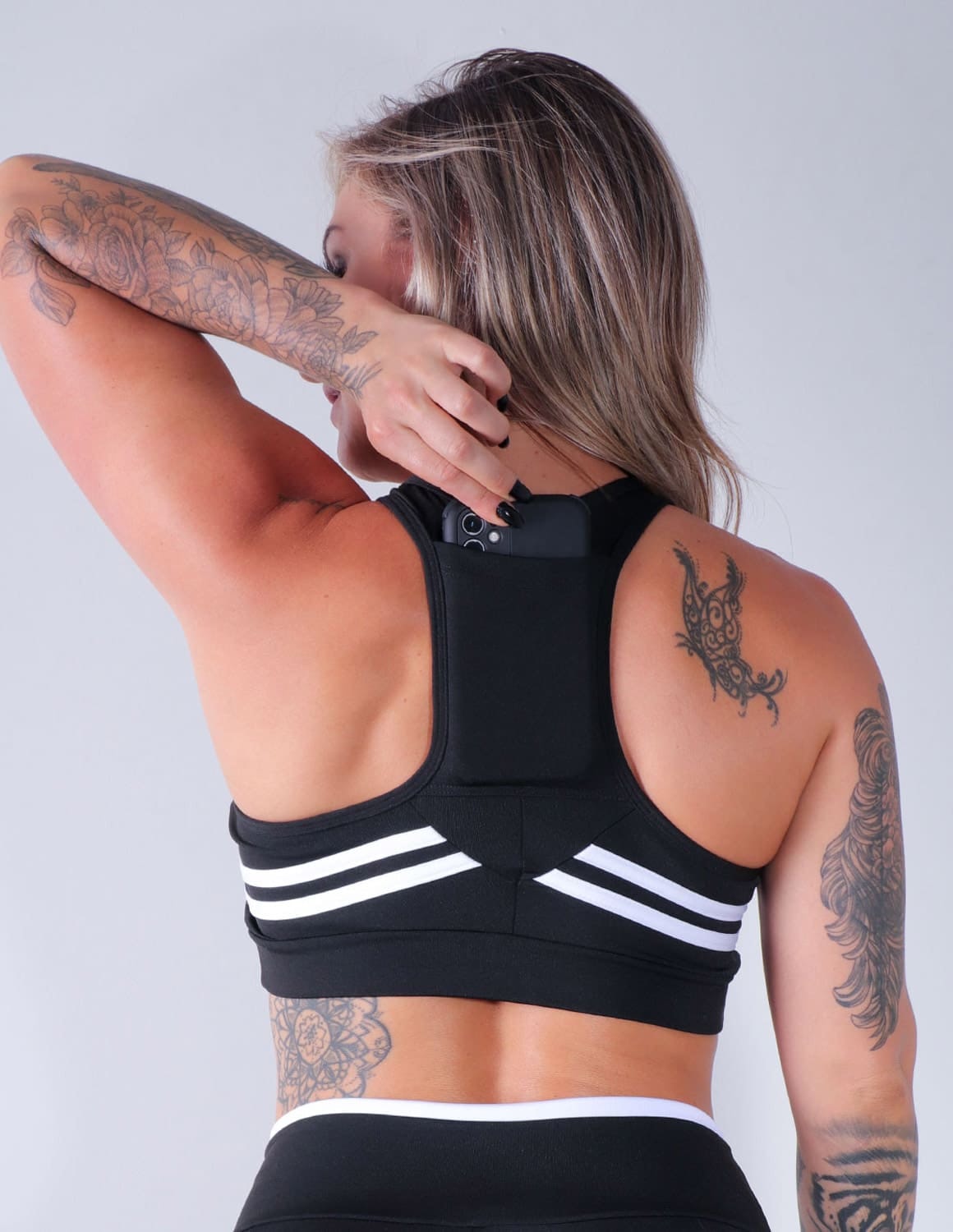 Cropped Preto com Bojo e Bolso nas Costas | Ref: 4.4.4330-0102