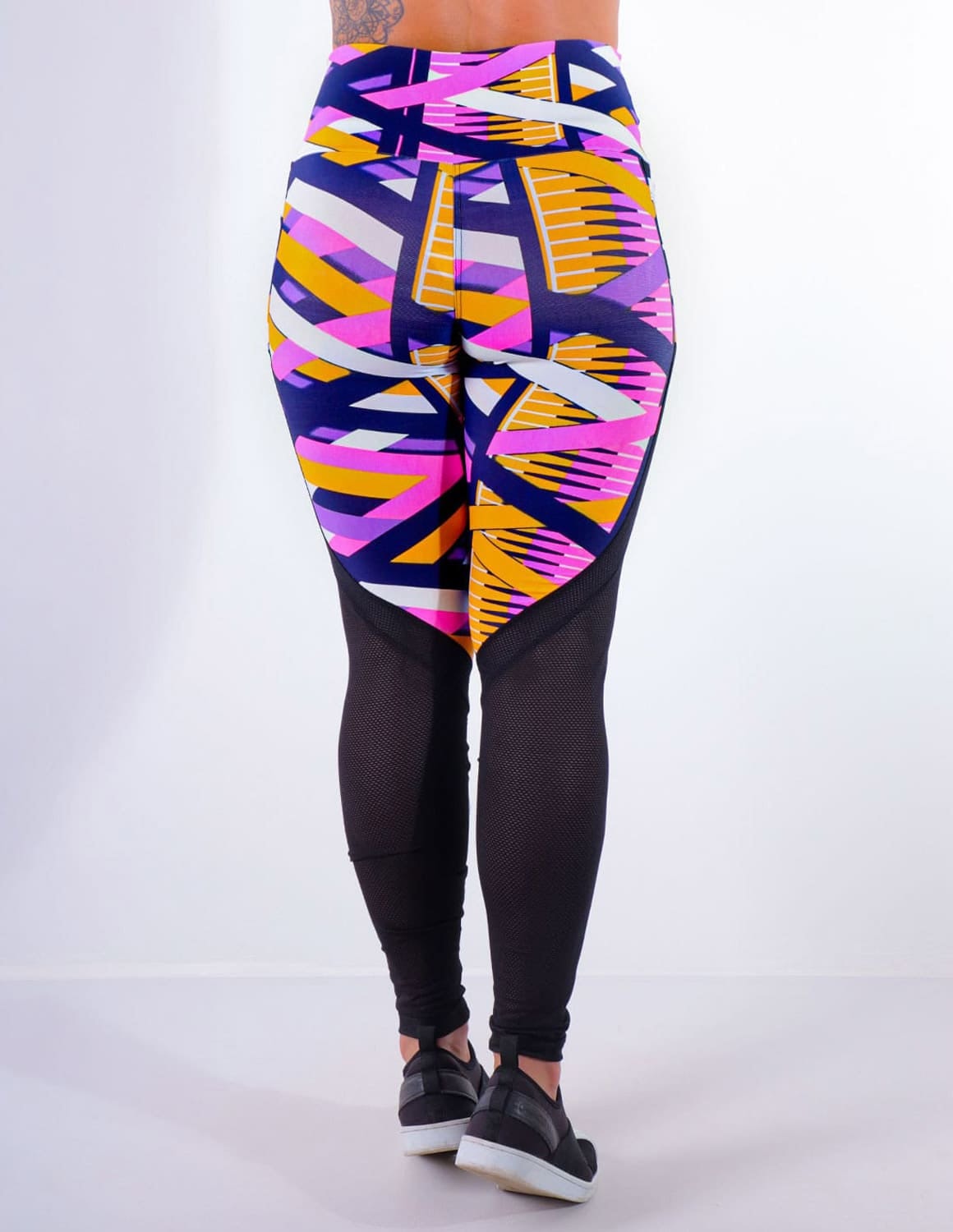 Calça Legging Estampada com Tela Preta e Bolsos | Ref: 4.4.4170-3189