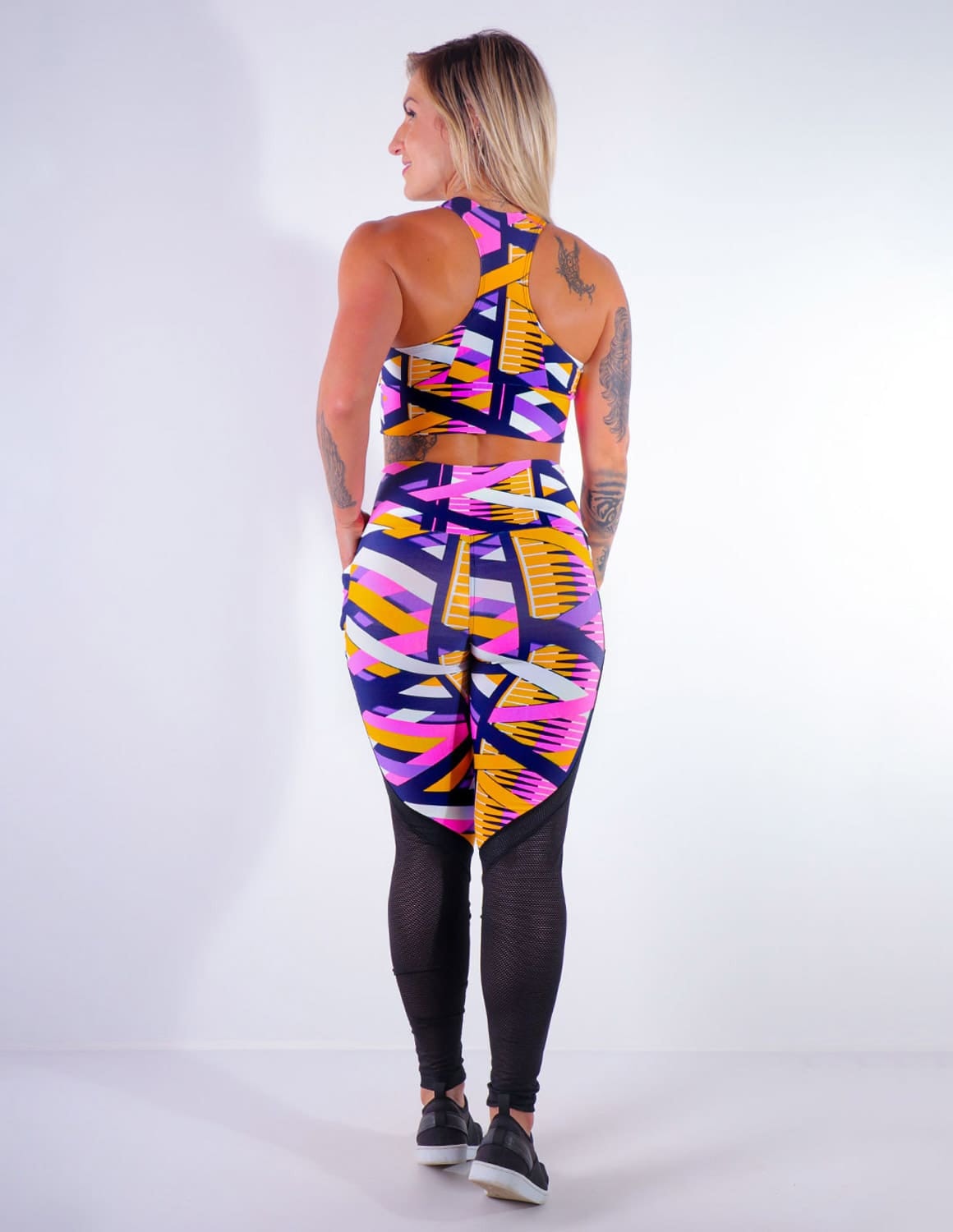Conjunto Estampado com Cropped e Calça com Bolsos | Ref: 8.8.0148-3189