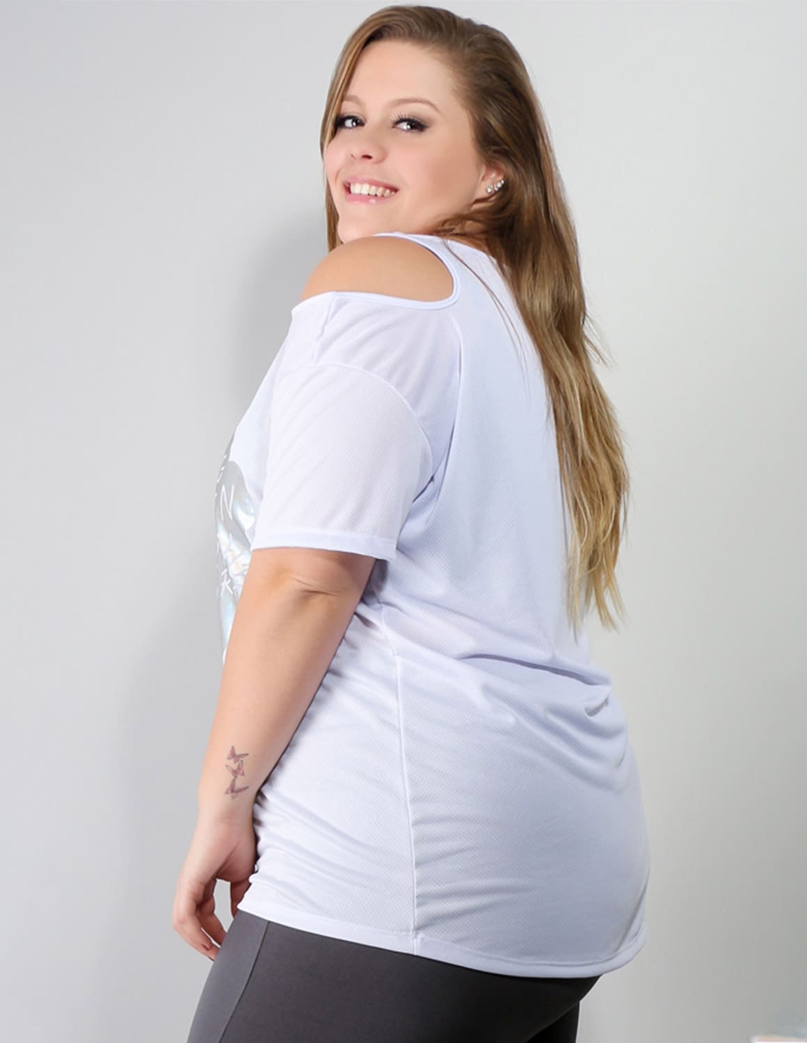 Blusa Plus Size com Estampa em Dry Fit Branca | Ref: 4.4.1751STRONG-02