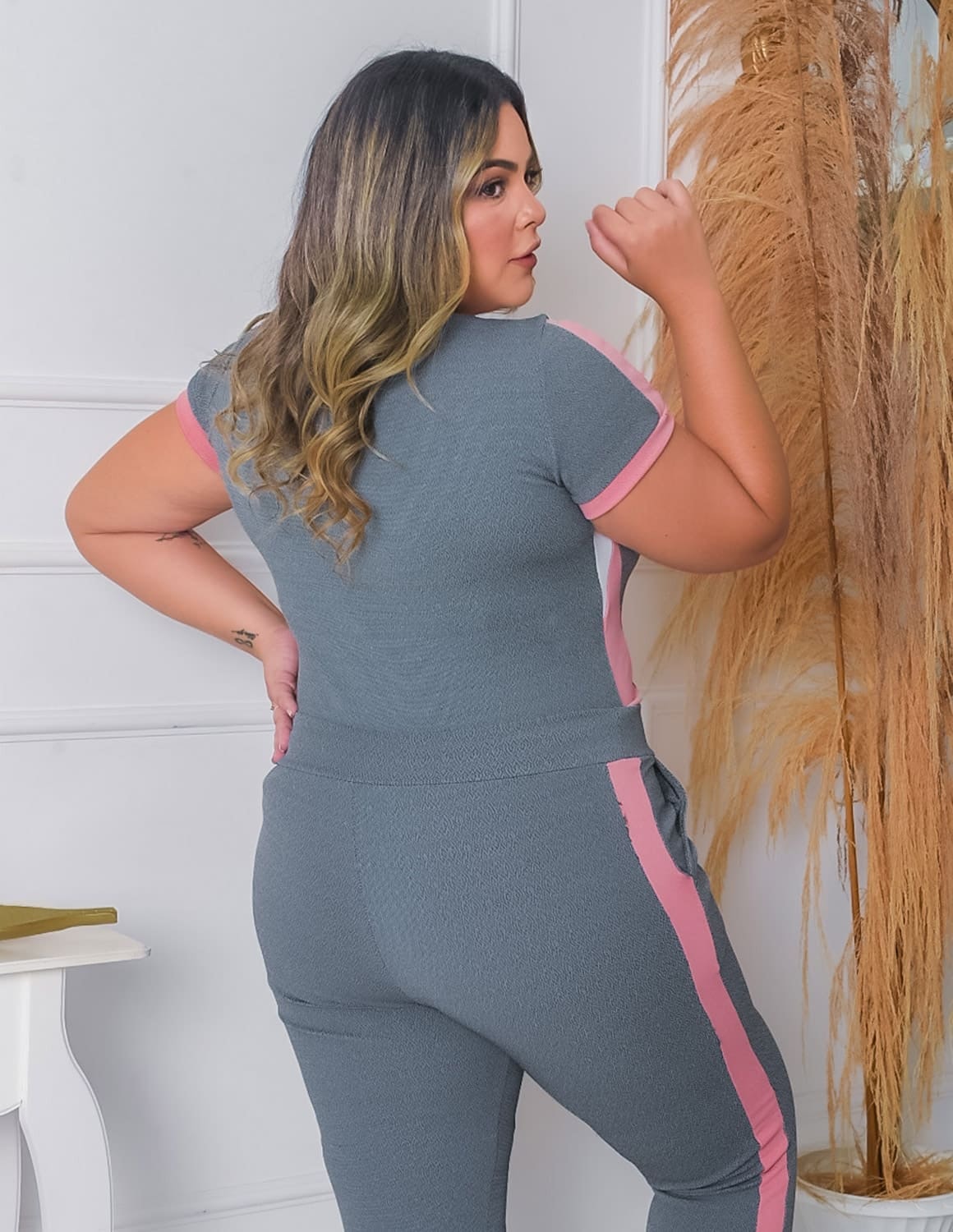 Conjunto Feminino em Crepe de Alfaiataria com Blusa e Calça Punho | Ref: RCJ05-0319