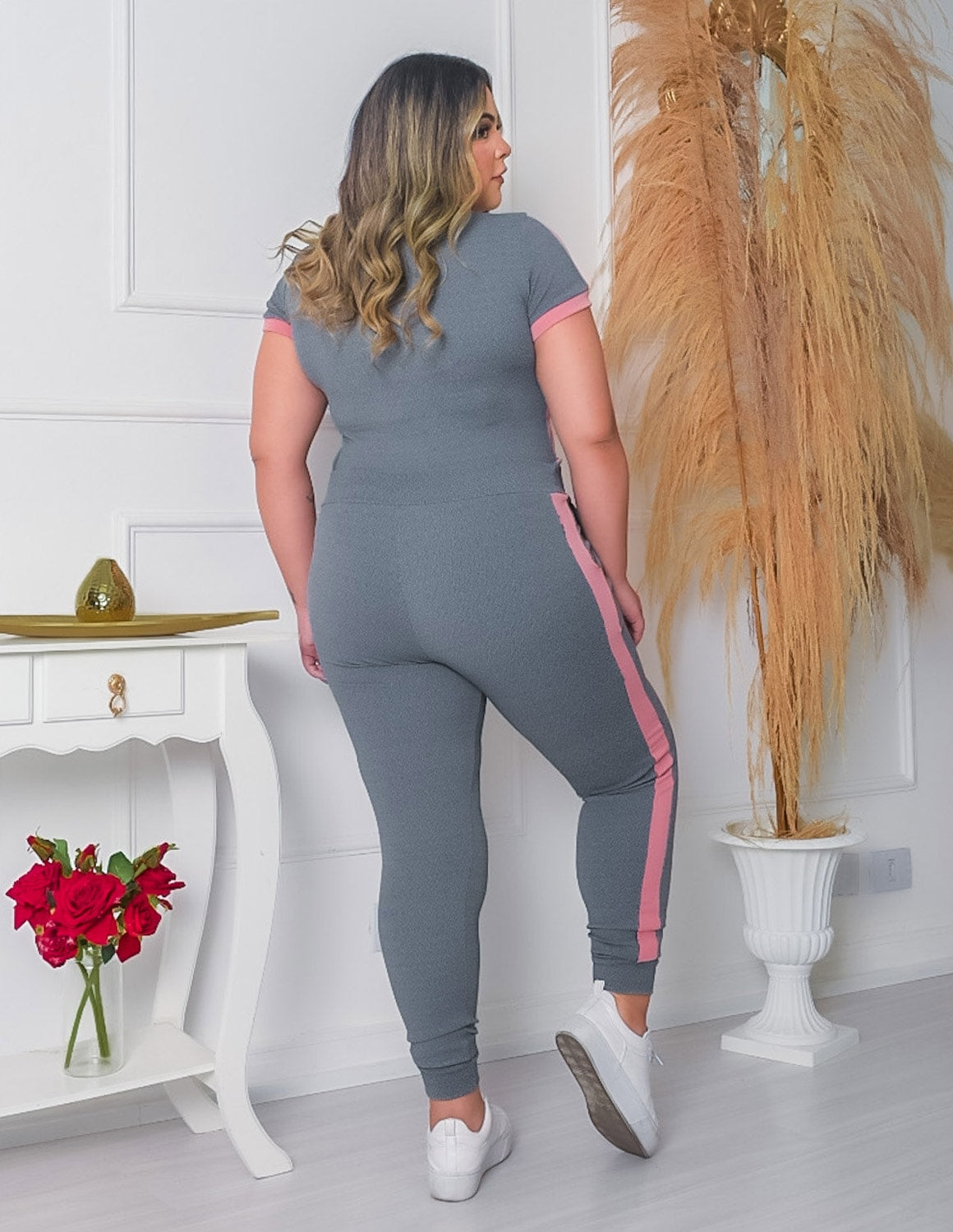 Conjunto Feminino Plus Size em Crepe de Alfaiataria com Blusa e Calça Punho | Ref: PRCJ05-0319
