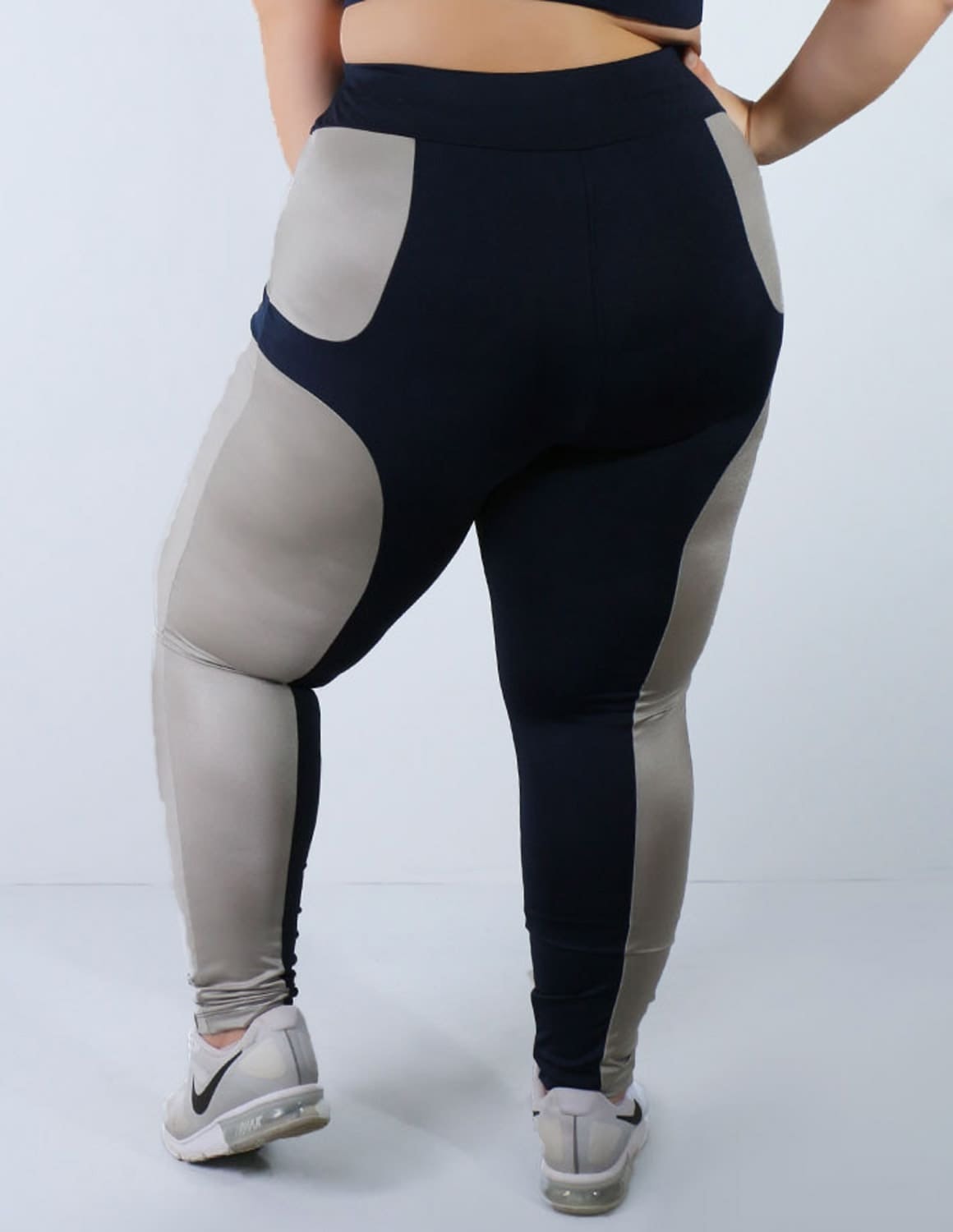 Calça Plus Size Azul Marinho com Recortes em Cirrê Prata | Ref: 4.4.4133-1845