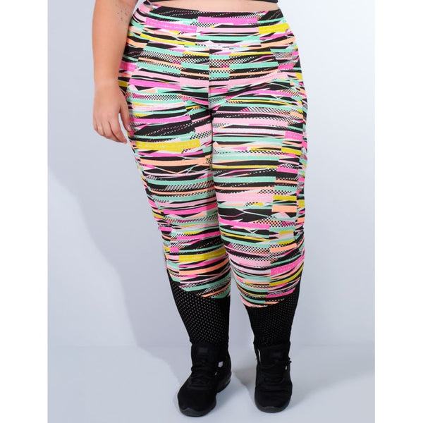 Calça Plus Size Estampada com Tela de Poliamida Preta | Ref: 4.4.4225-3128