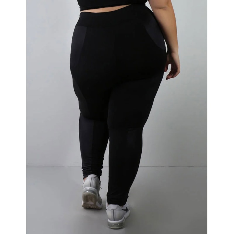 Calça Plus Size Preta com Detalhes de Cirrê | Ref: 4.4.4133C-01