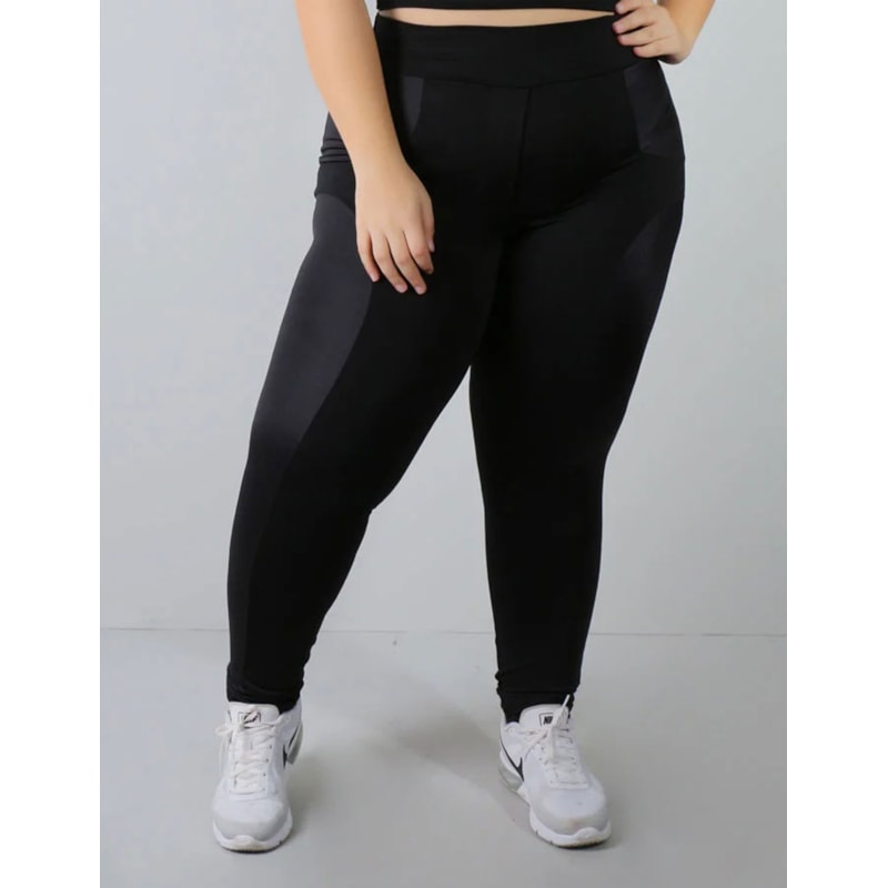 Calça Plus Size Preta com Detalhes de Cirrê | Ref: 4.4.4133C-01